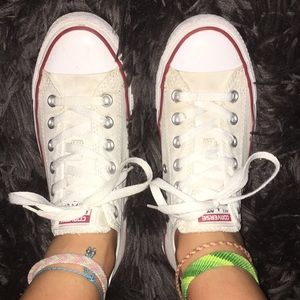 White low top converse